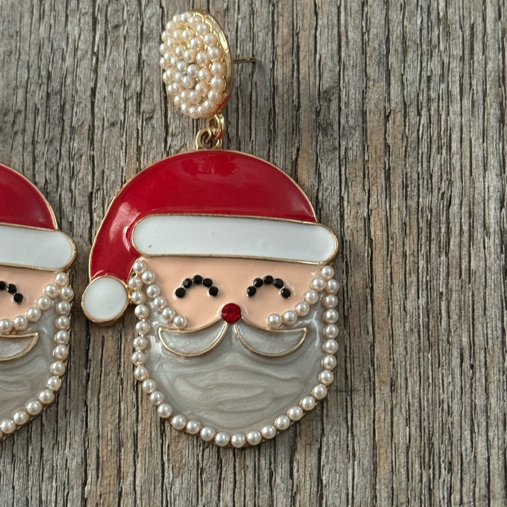 Santa earrings 🎅🏼 - Picture 3 of 3